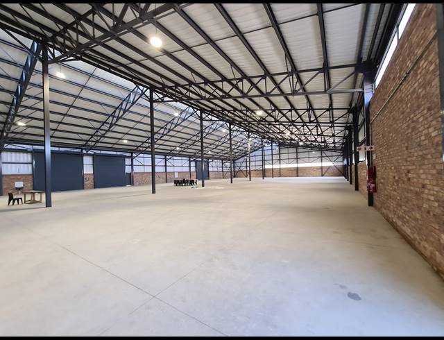 2,458M² WAREHOUSE TO LET IN RIVERSANDS